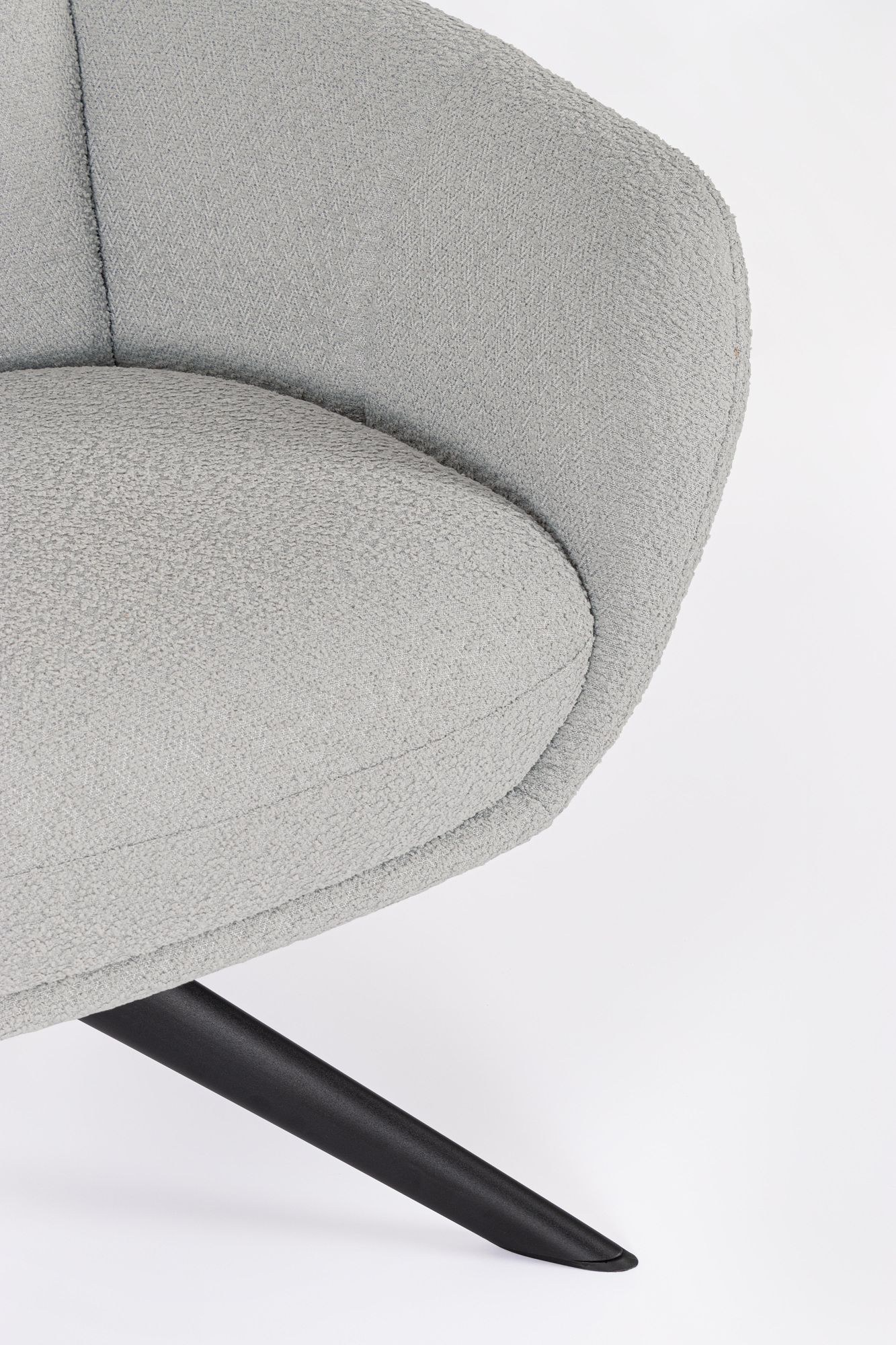 Indoor Sofa Sessel drehbar Hailey Grau im Wohnambiente | zeitloses Design, hochwertig verarbeitet, ideal für Wohn- und Essbereich | Ansicht 05