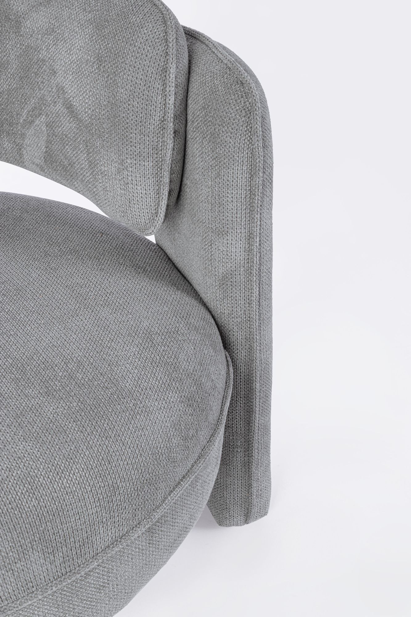 Indoor Sofa Sessel Aisha Dunkelgrau im Wohnambiente | zeitloses Design, hochwertig verarbeitet, ideal für Wohn- und Essbereich | Ansicht 06