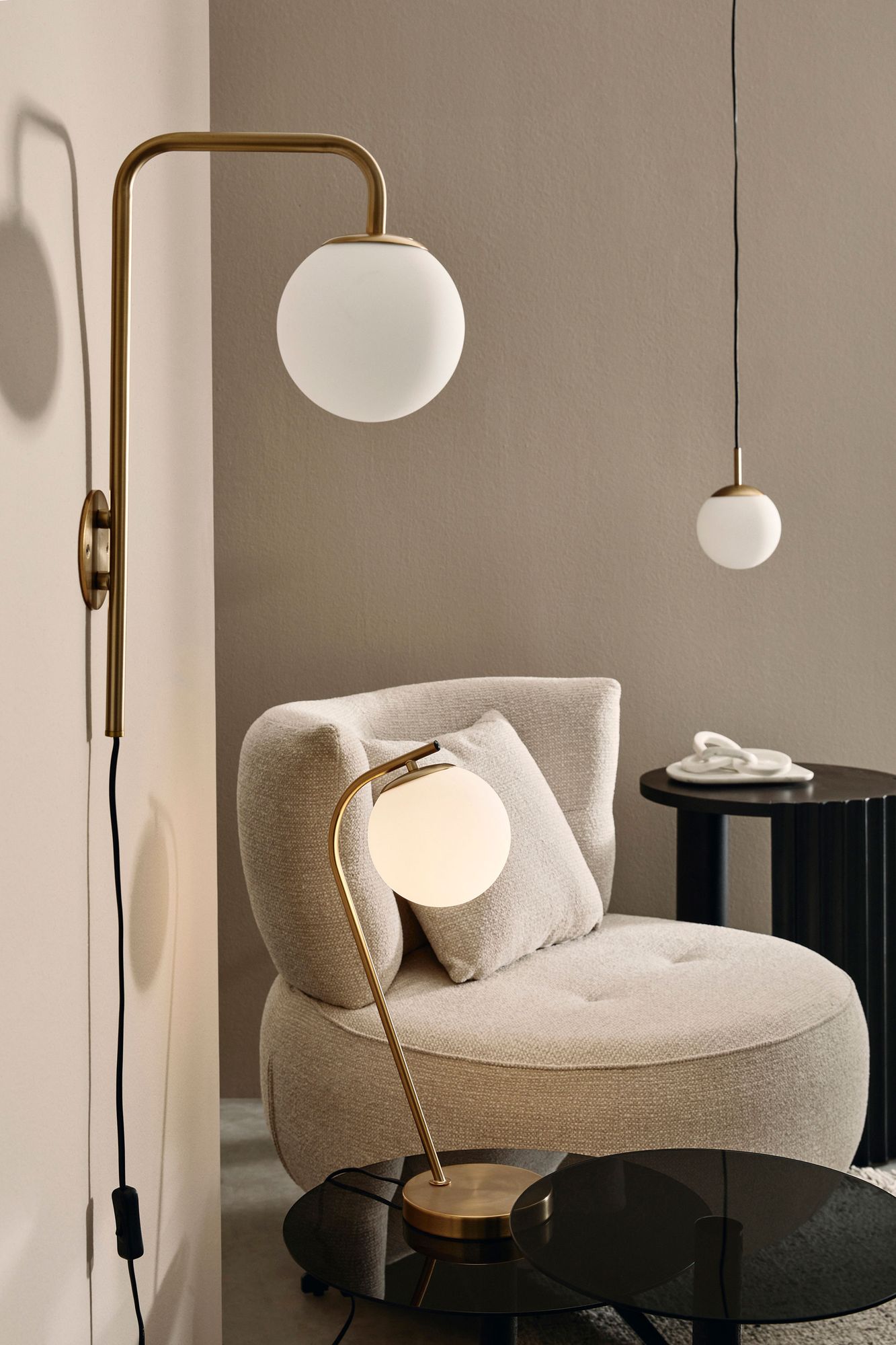 Indoor Sofa Sessel Gonnie Grau im Wohnambiente | zeitloses Design, hochwertig verarbeitet, ideal für Wohn- und Essbereich | Ansicht 09