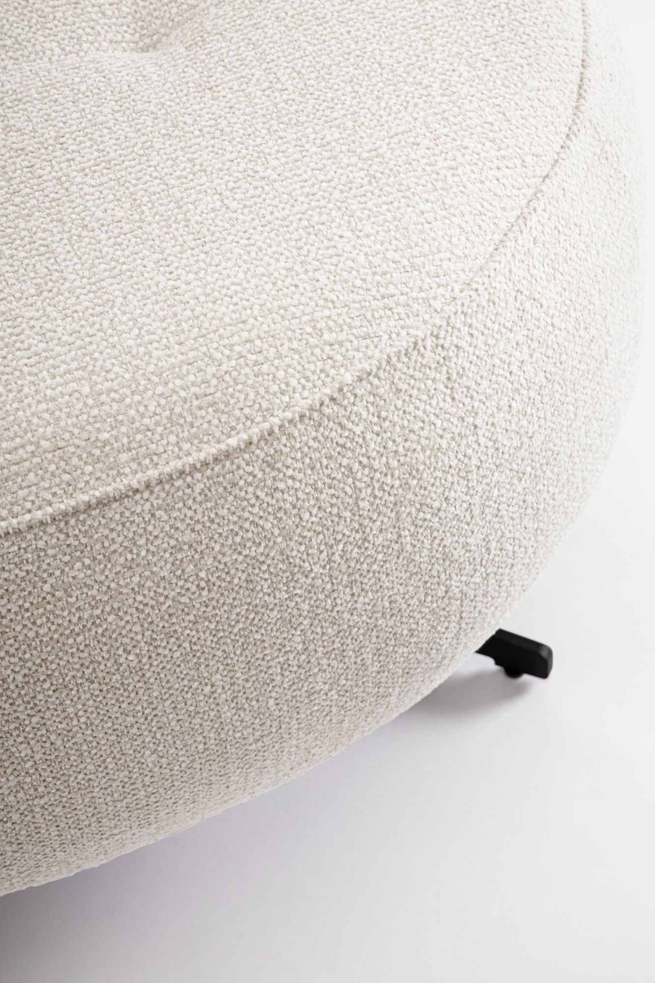 Indoor Sofa Sessel Gonnie Ecru' Gepunktet im Wohnambiente | zeitloses Design, hochwertig verarbeitet, ideal für Wohn- und Essbereich | Ansicht 07