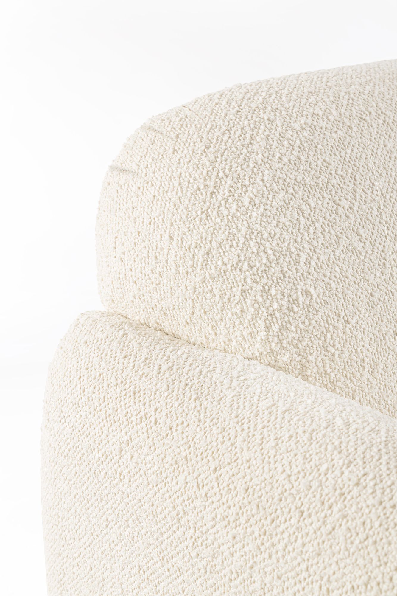 Indoor Sofa Sofa 3Pl Detroit Naturfarbe Boucle' im Wohnambiente aus Bouclé | zeitloses Design, hochwertig verarbeitet, ideal für Wohn- und Essbereich |