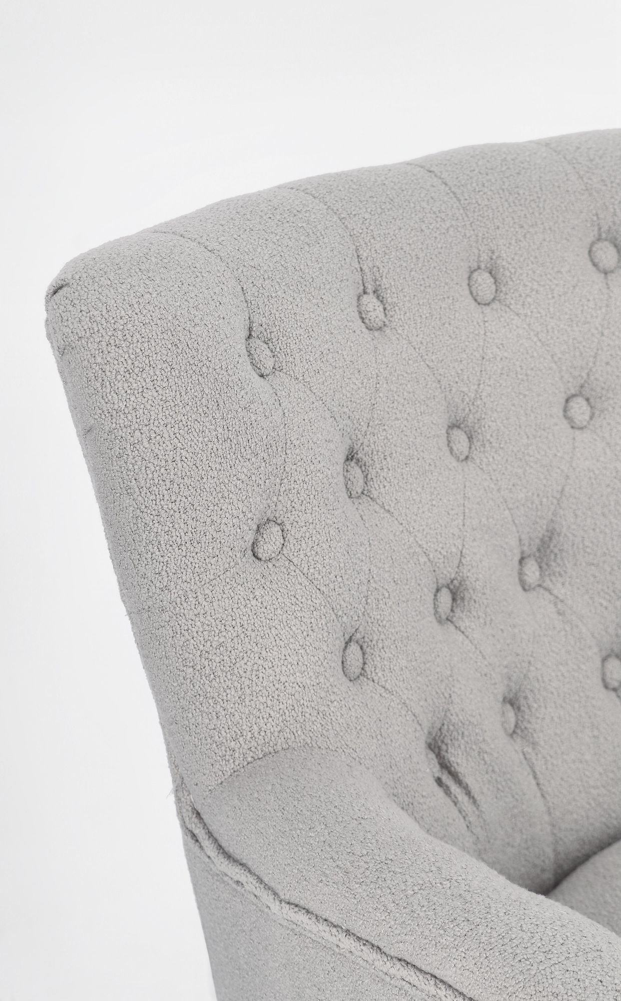 Indoor Sofa Sessel Orlins Cloud im Wohnambiente | zeitloses Design, hochwertig verarbeitet, ideal für Wohn- und Essbereich | Ansicht 07