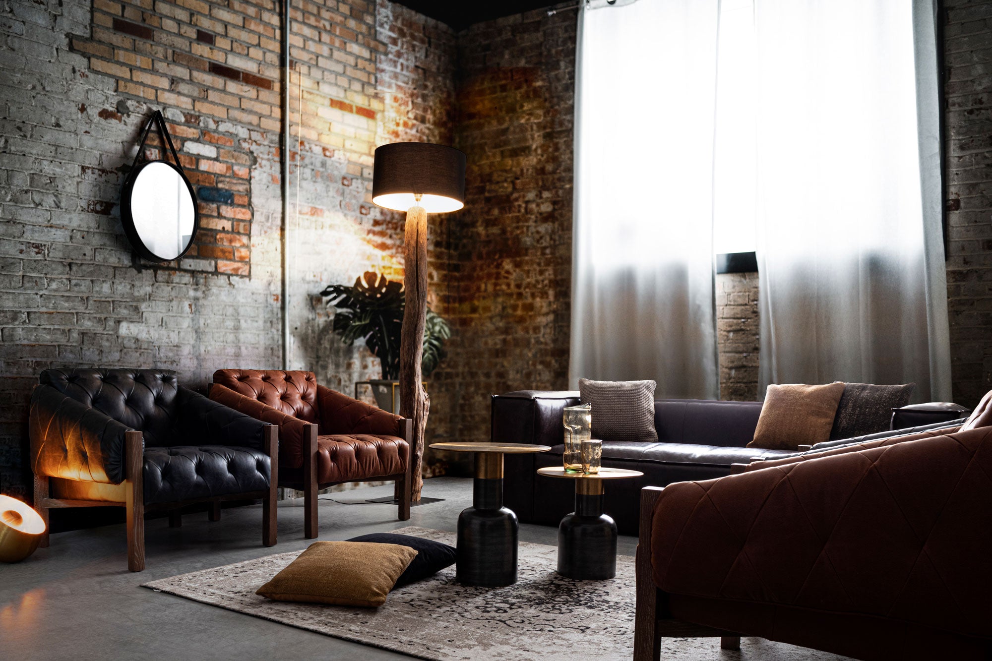 Indoor Sofa Sessel Harrison Schwarz im Wohnambiente | zeitloses Design, hochwertig verarbeitet, ideal für Wohn- und Essbereich | Ansicht 09