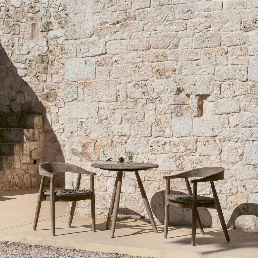 Runder Outdoor Bistrotisch Faye aus massivem Teakholz | Gommaire bei STUFF Shop kaufen