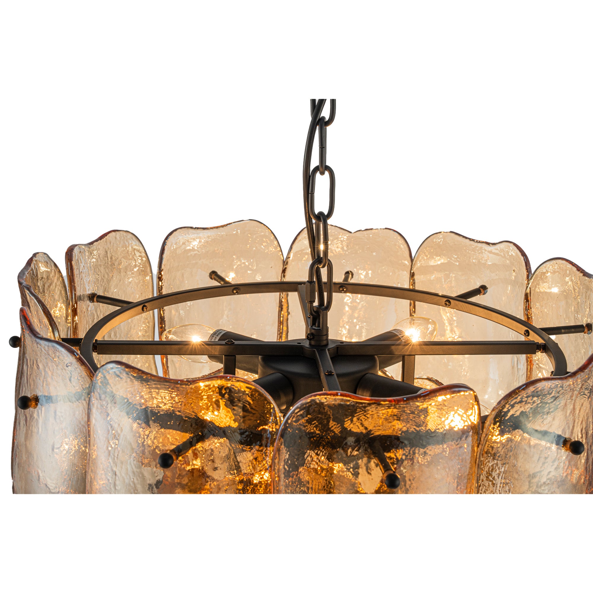 Detailansicht der halbhandgefertigten Glasstruktur der Vila Hängelampe | PTMD bei STUFF Shop kaufenvila-amber-glass-hanging-lamp-round-detail-glasstruktur