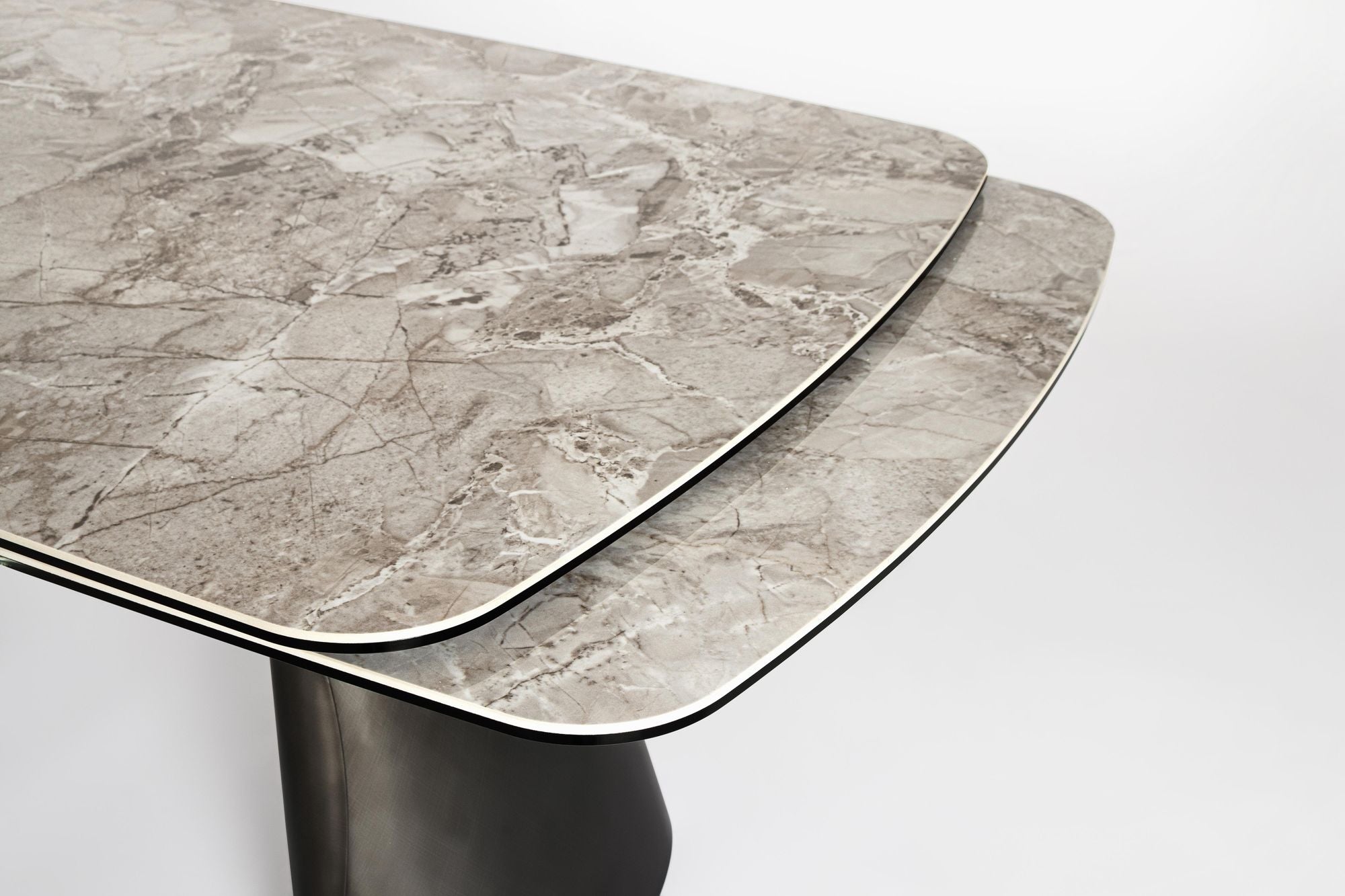 Ausziehtisch Cile Nordic 180/220/260x100 von Bizzotto: hochwertig verarbeitet, stilsicher kombinierbar und ideal für Essbereich oder Wohnraum bei STUFF Shop kaufen