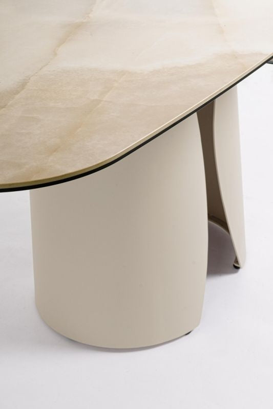 Ausziehtisch Ardis 180/240x95 Hell Beige von Bizzotto: hochwertig verarbeitet, stilsicher kombinierbar und ideal für Essbereich oder Wohnraum | bei STUFF Shop kaufen