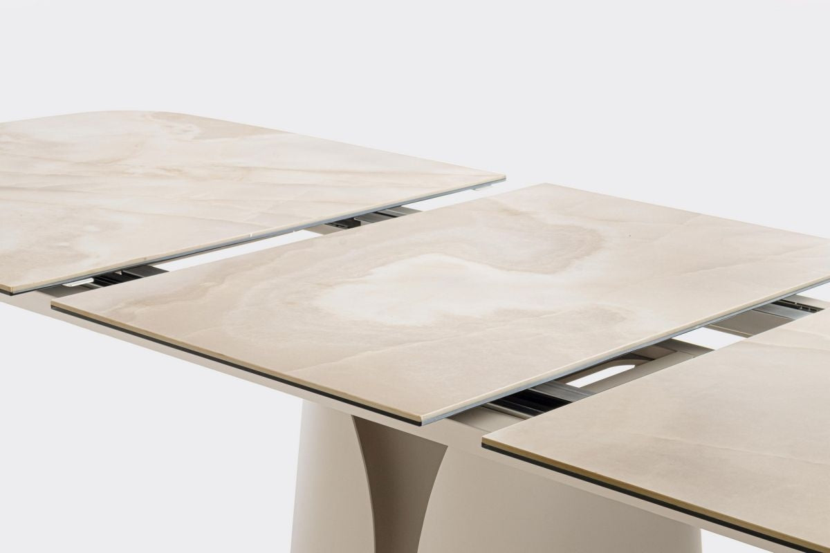 Ausziehtisch Ardis 180/240x95 Hell Beige von Bizzotto: hochwertig verarbeitet, stilsicher kombinierbar und ideal für Essbereich oder Wohnraum | bei STUFF Shop kaufen