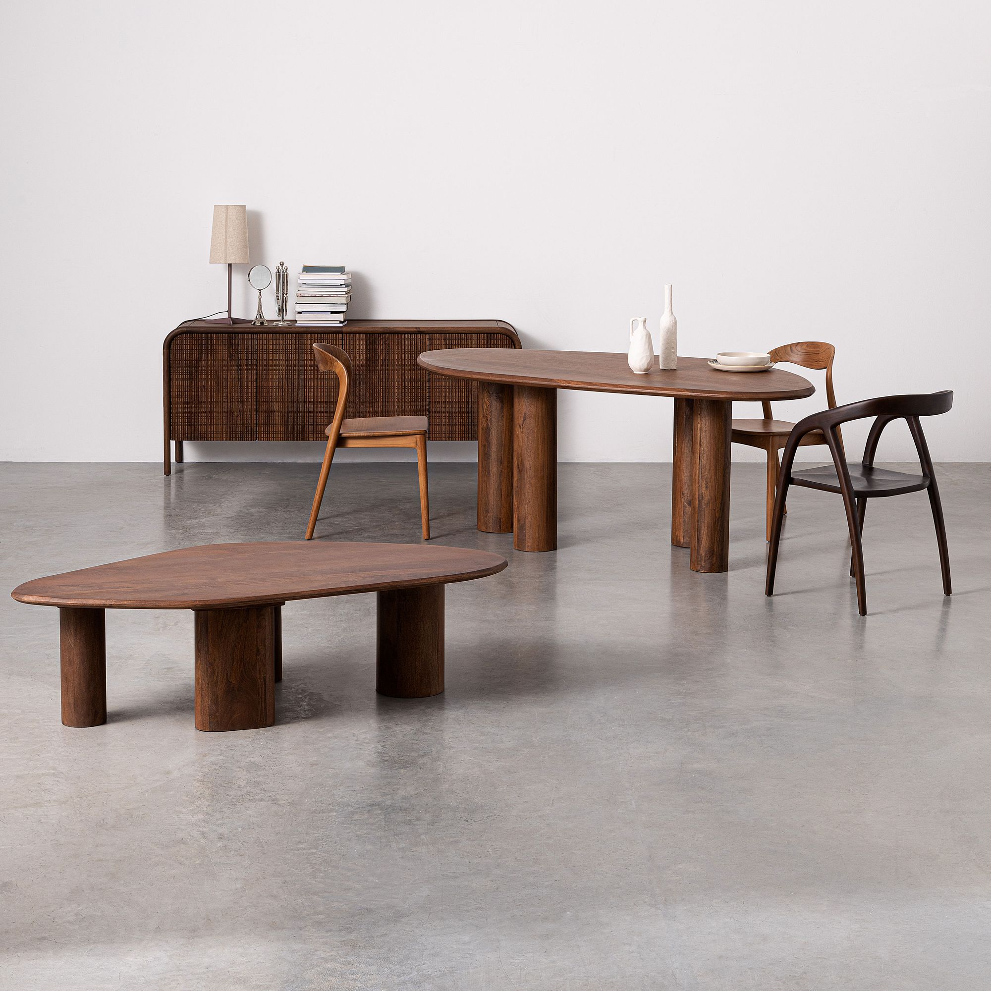 Sideboard Sanat 4 Türen | Handgefertigtes Designmöbel aus Mangoholz