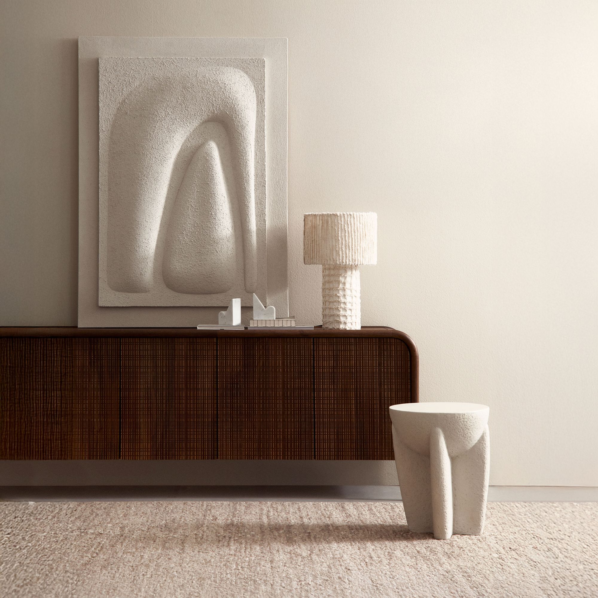 TV-Lowboard Sanat 3 Türen | Handgefertigtes Designmöbel aus Mangoholz