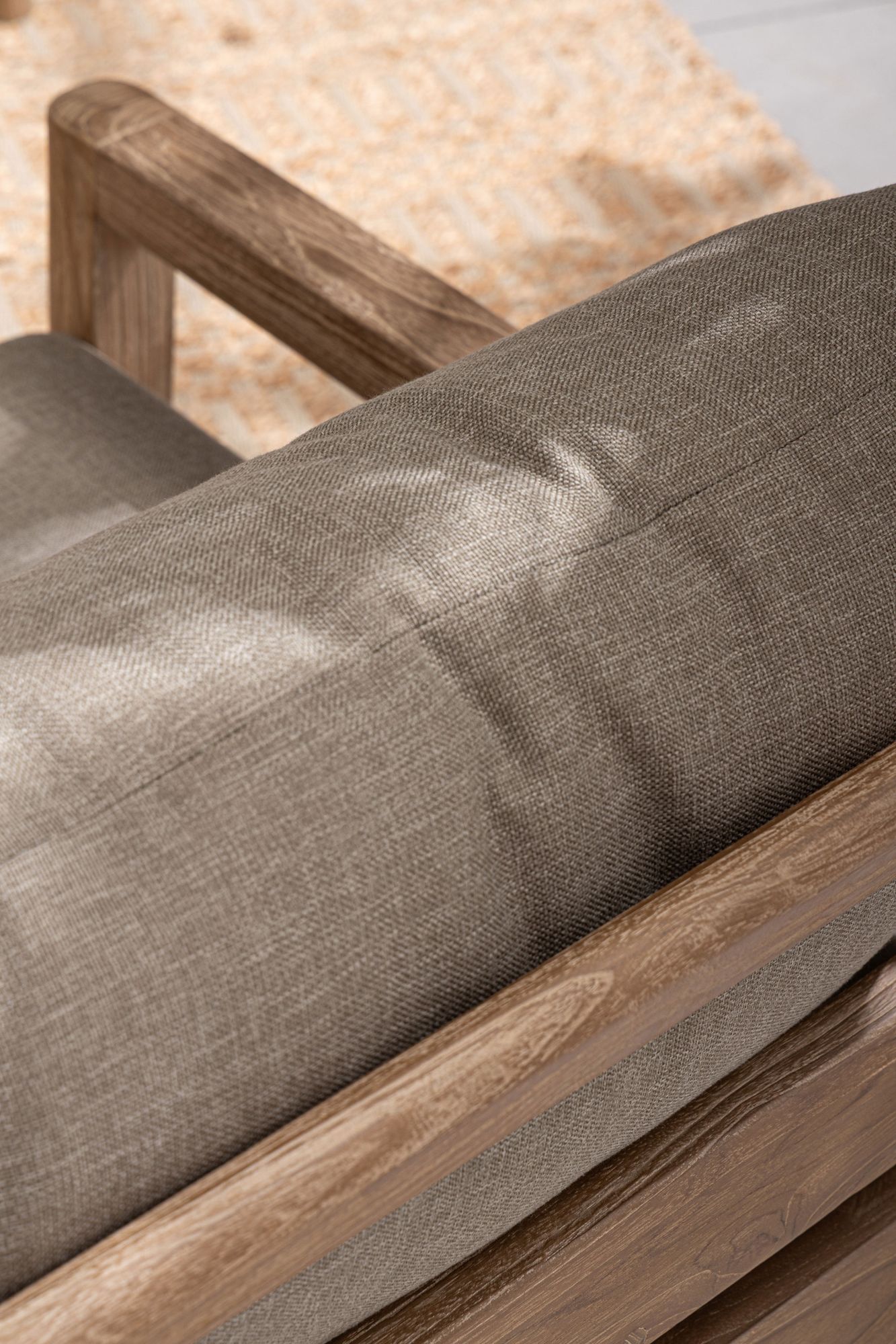 Outdoor Sessel Maynard mit Kissen aus recyceltem Teakholz | Bizzotto bei STUFF Shop kaufen