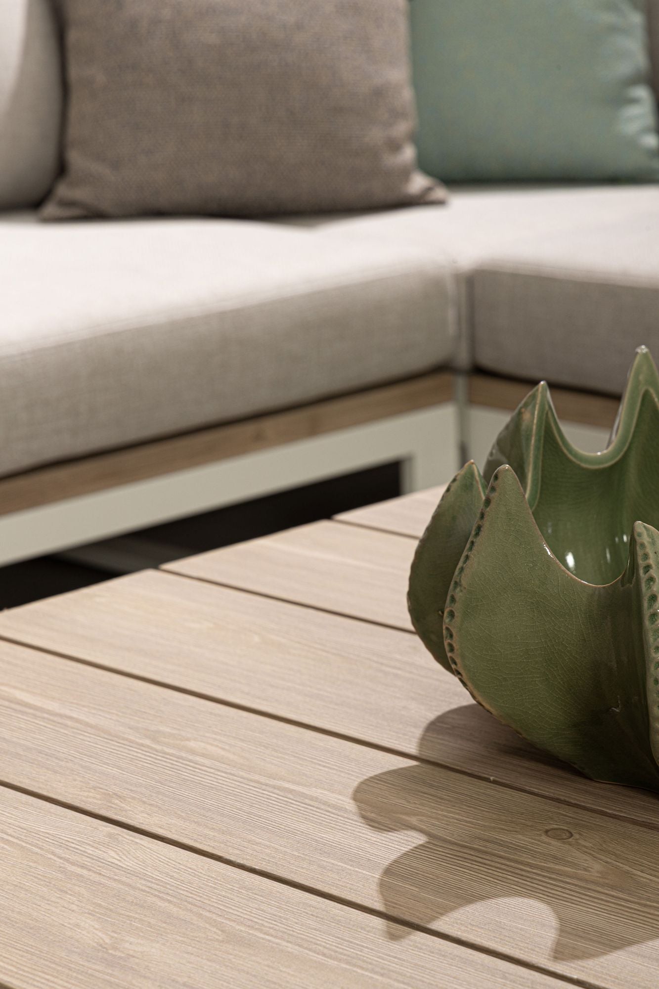 Outdoor Ecklounge Zelmar Vapor mit Aluminiumrahmen und wetterfesten Polstern | Bizzotto bei STUFF Shop kaufen