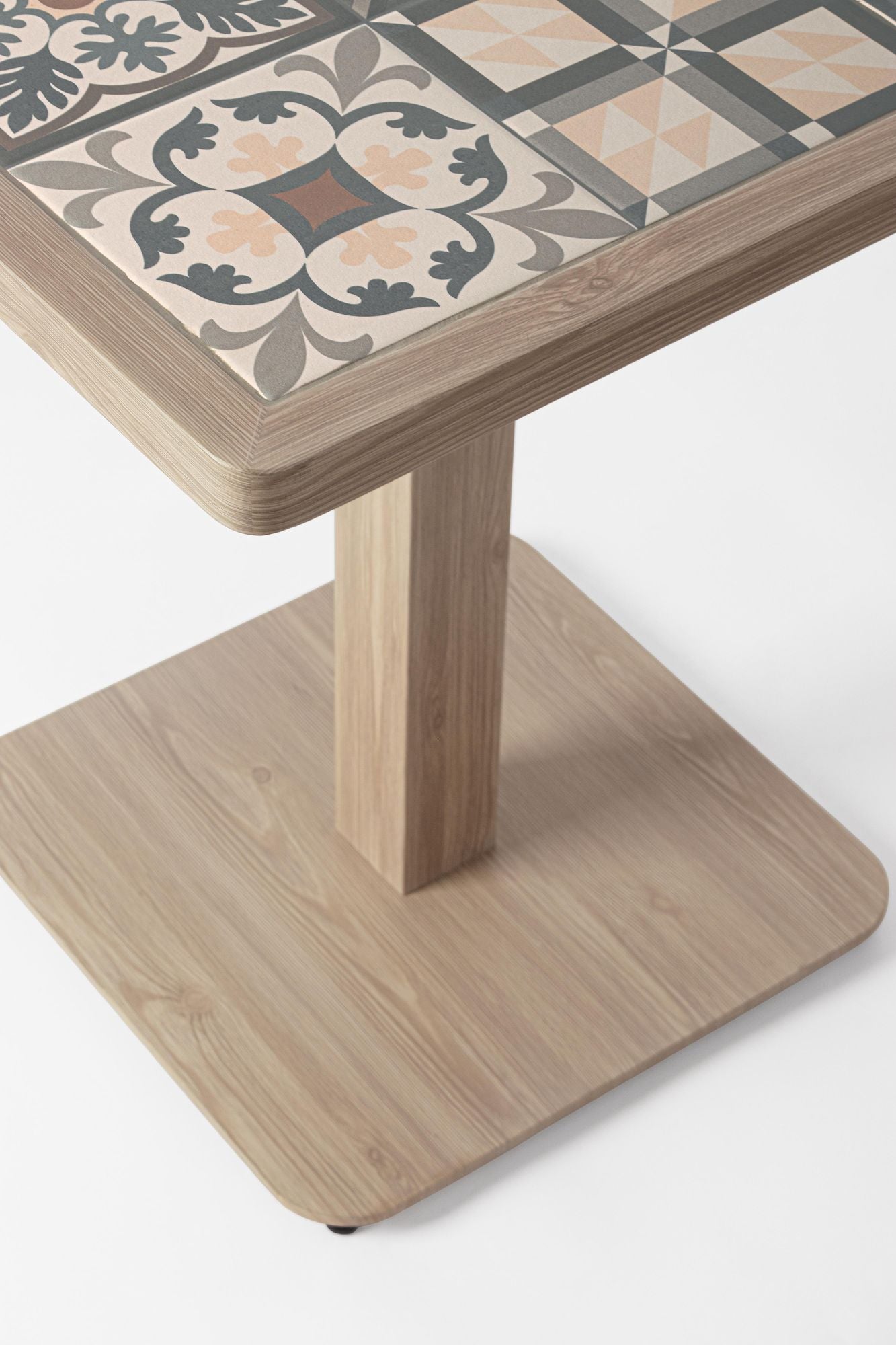 Outdoor Bistrotisch Kalimera Timber | Bizzotto bei STUFF Shop kaufen