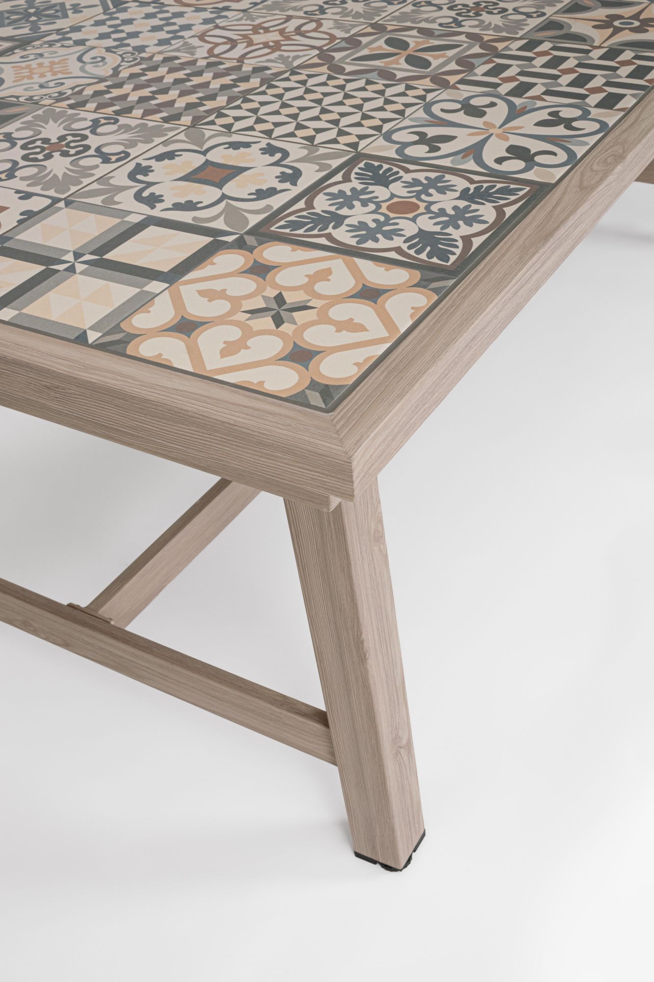 Outdoor-Esstisch Kalimera Timber ausziehbar 212–285 x 106 aus Aluminium | Bizzotto bei STUFF Shop kaufen