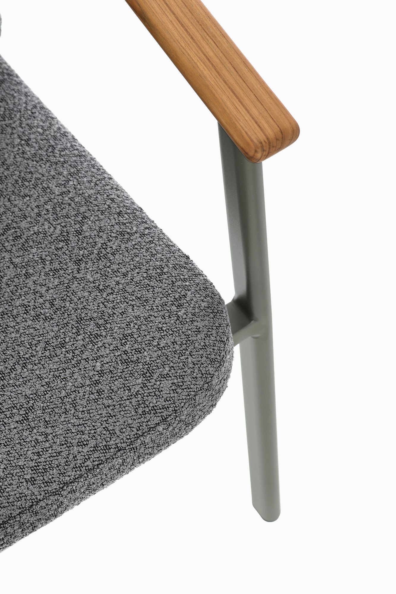 Outdoor Stuhl Leonida Grün mit Armlehne und Kissen für moderne Terrasse | Bizzotto bei STUFF Shop kaufen