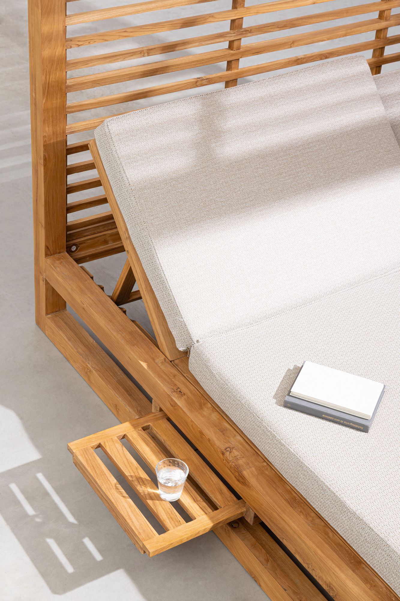 Luxuriöser Daybed Pavillon Honolulu aus FSC Teakholz mit verstellbaren Rückenlehnen | Bizzotto bei STUFF Shop kaufen