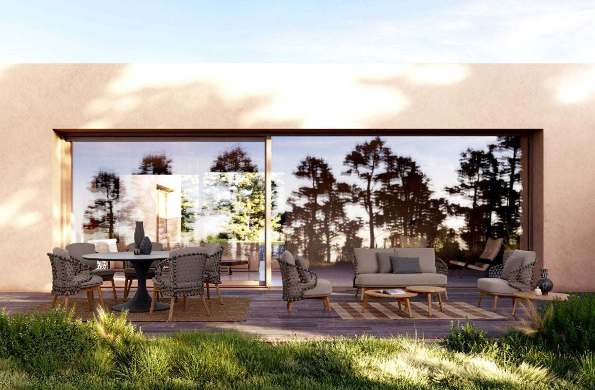 Outdoor Stuhl Eularia aus Teakholz mit Armlehnen und Kissen | Bizzotto bei STUFF Shop kaufen