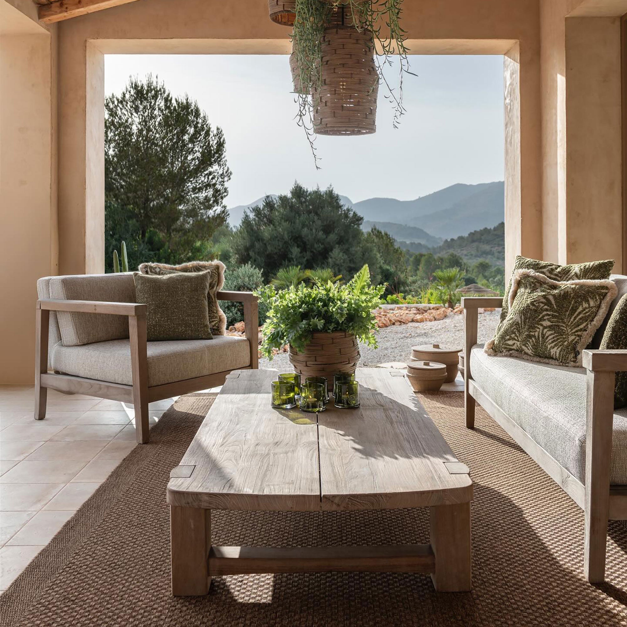 Design Couchtisch Jacoba Teak für Garten und Terrasse | Gommaire bei STUFF Shop kaufen