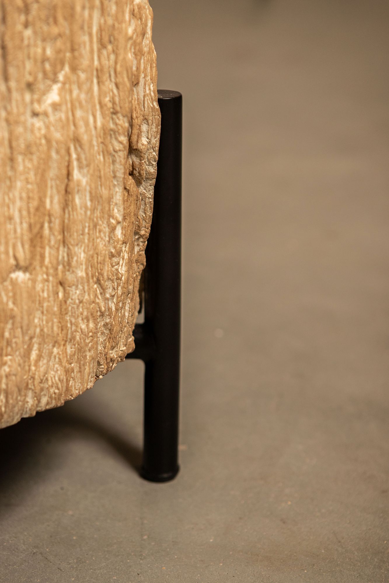 Couchtisch Taly Detail Oberfläche Petrified Wood Struktur Natur | PTMD bei STUFF Shop kaufen