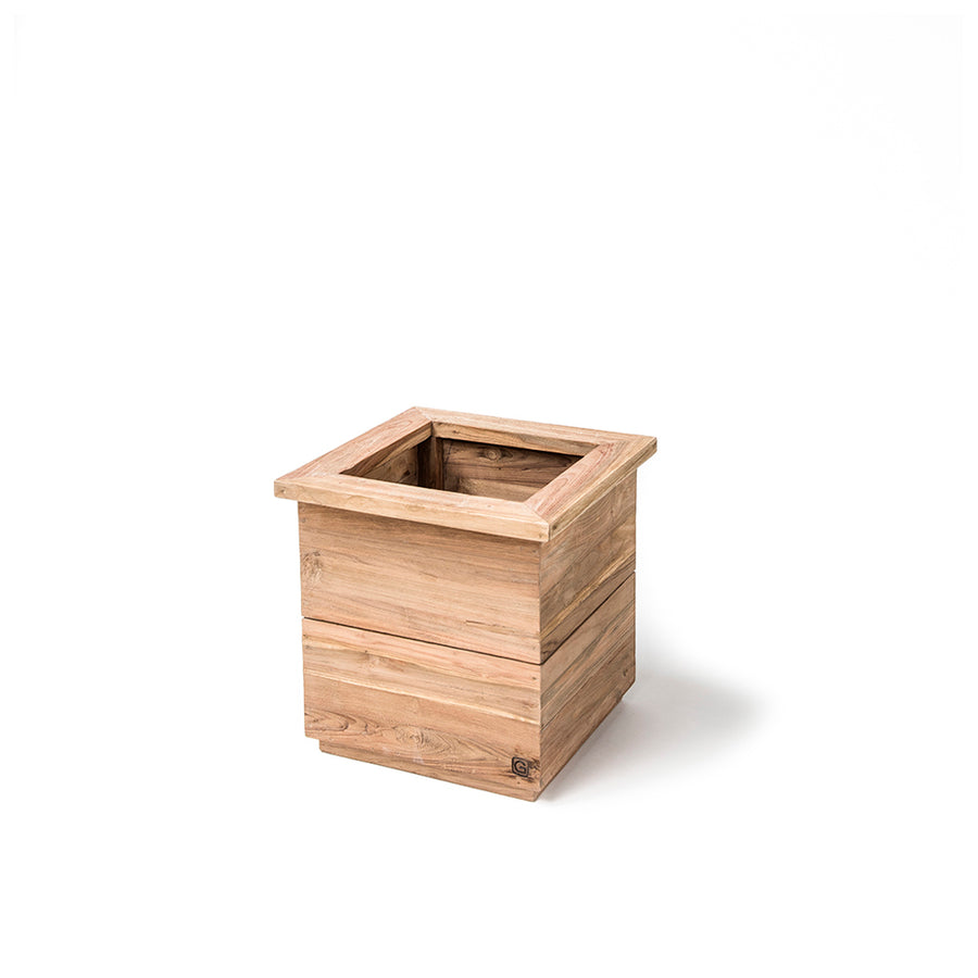 Pflanzkübel Ferdy 50  aus Teakholz in Natural Grey für Outdoor | Gommaire bei STUFF Shop kaufen