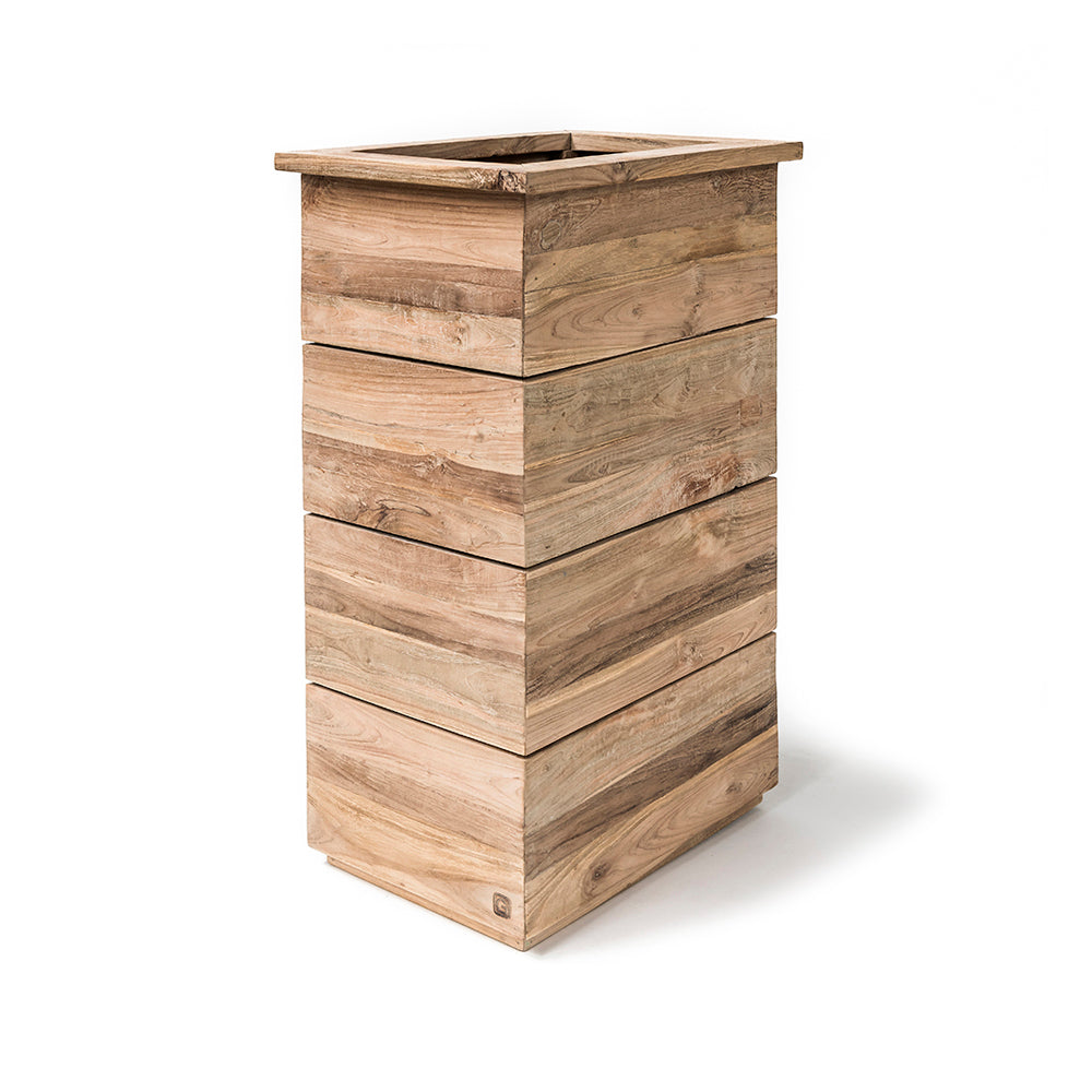 Pflanzkübel Fredy aus Teakholz in Natural Grey für Outdoor mit Sitzfläche | Gommaire bei STUFF Shop kaufen