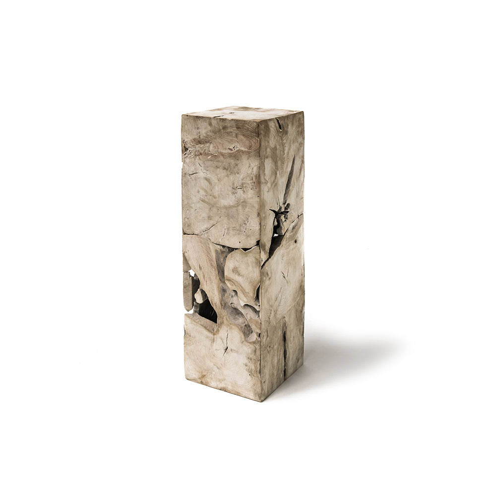 Konsole Ruby Teak Root aus natürlichem Teak-Wurzelholz in Naturgrau von Gommaire – Ansicht von vorne, zeigt die einzigartige Maserung und Struktur.