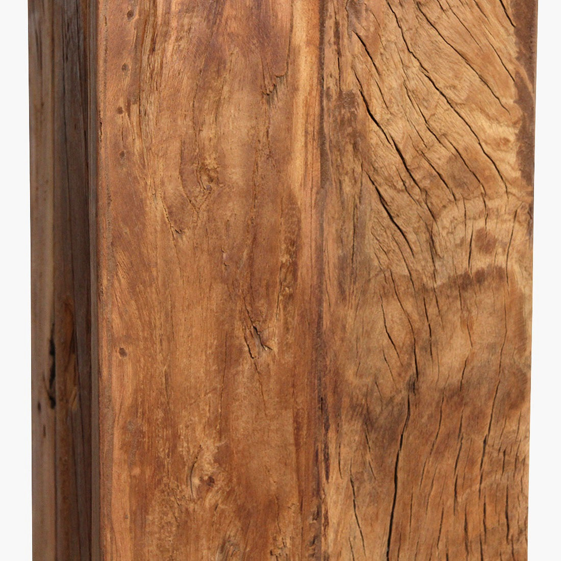 Detailansicht der Maserung und Holzstruktur des Sockels Grainwood