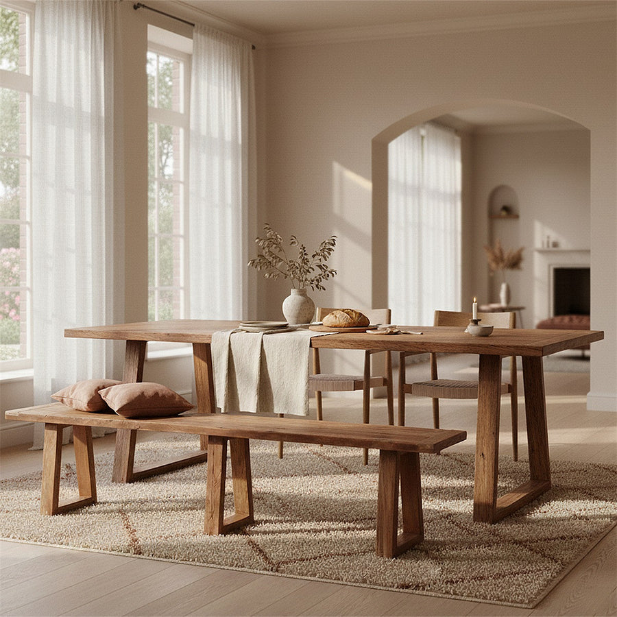 Ambienteaufnahme der Timberline Sitzbank am Esstisch | STUFF Shop