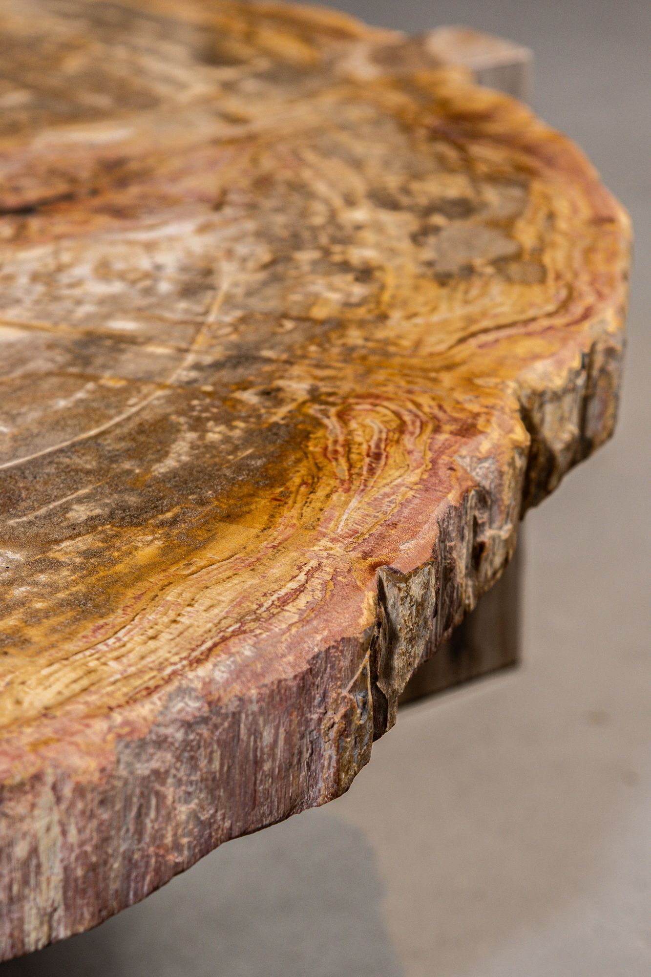 Couchtisch Kayo Low massive Standfüße Naturmaterial | PTMD bei STUFF Shop kaufen