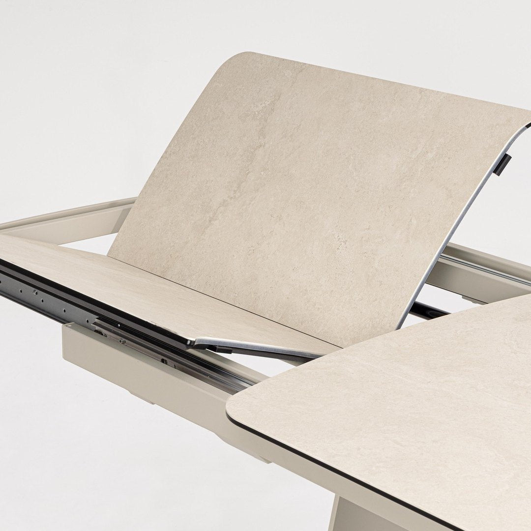 Ausziehtisch Arnena Beige von Bizzotto, Nahaufnahme von Material und Verarbeitung
