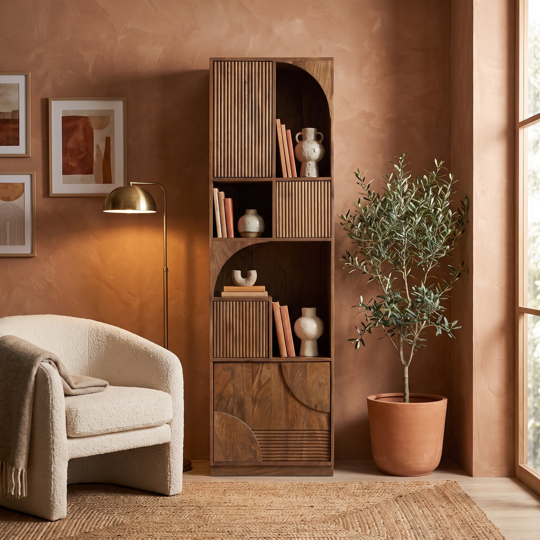 Bücherregal Orissa Naturfarbe von Bizzotto – Mangoholz, 4 Türen, im stilvoll eingerichteten Wohnraum, STUFF Shop