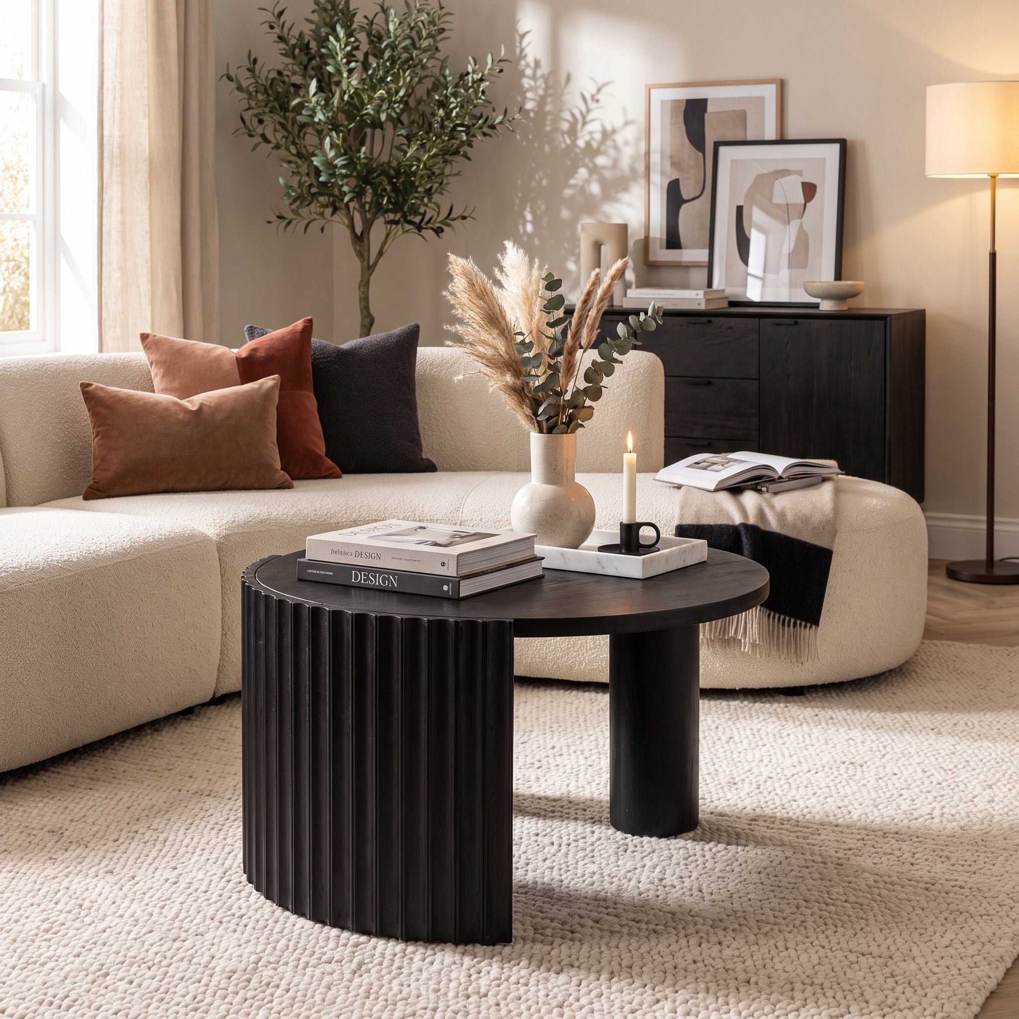 Couchtisch Orissa Schwarz von Bizzotto – Mangoholz Ø 80 cm im stilvoll eingerichteten Wohnzimmer, STUFF Shop