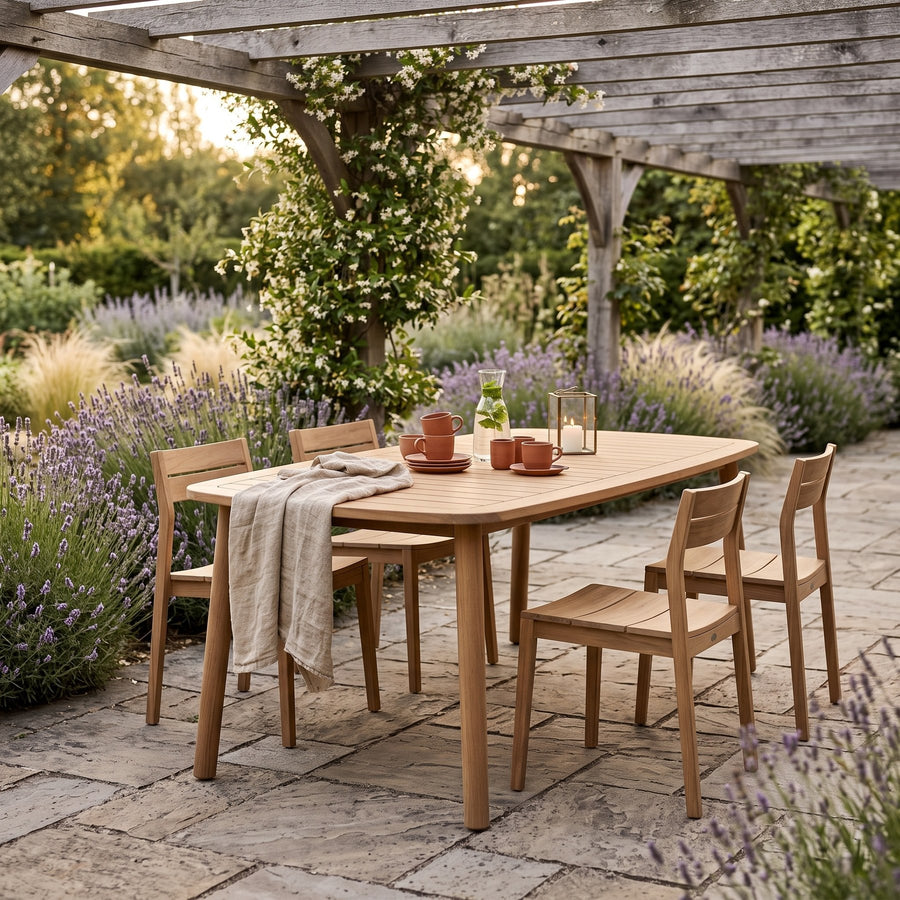 Gartentisch Pablo 183 × 99 cm von Bizzotto auf der Terrasse