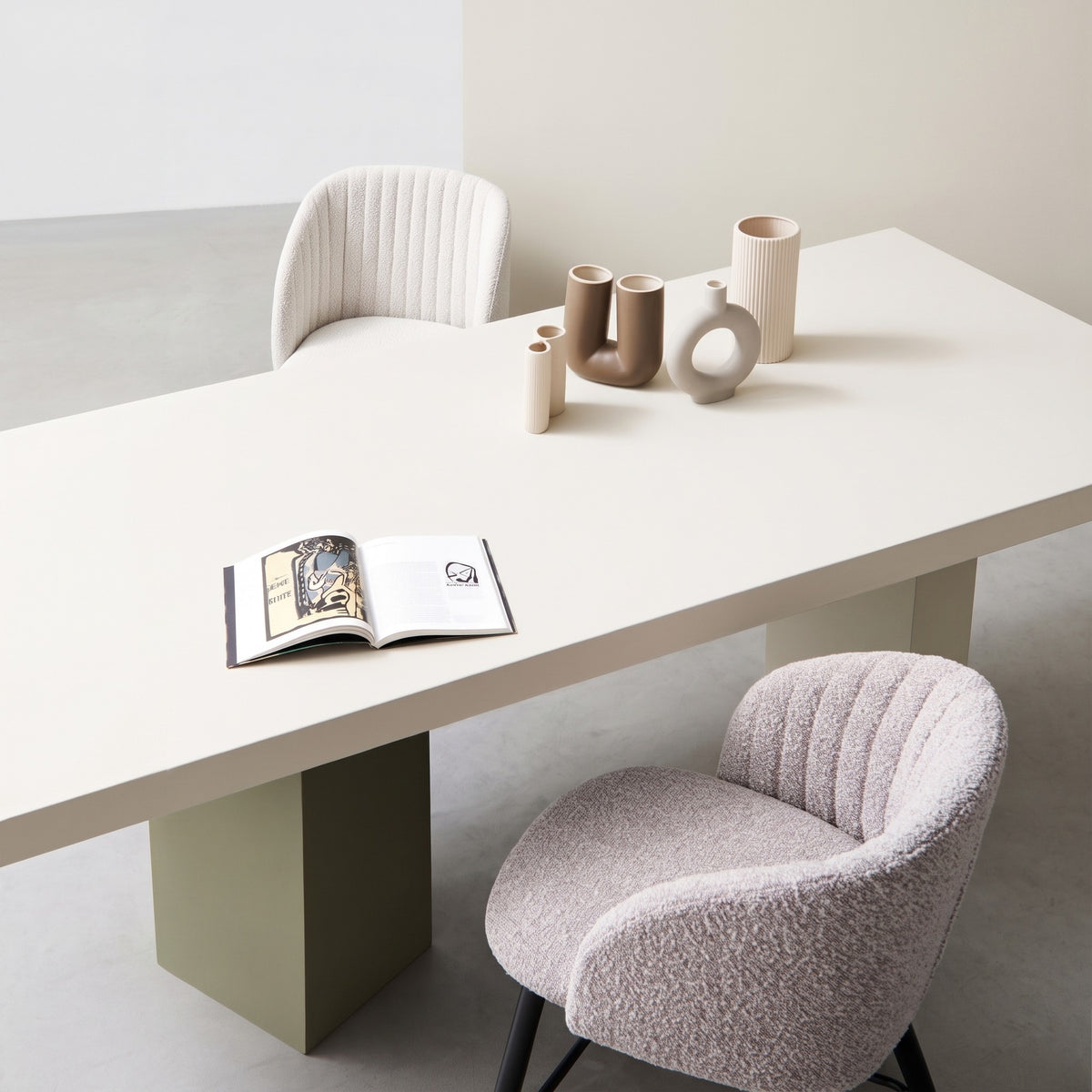 Stuhl Queen Bouclé Elfenbein von Bizzotto im Esszimmer, Herstellerfoto