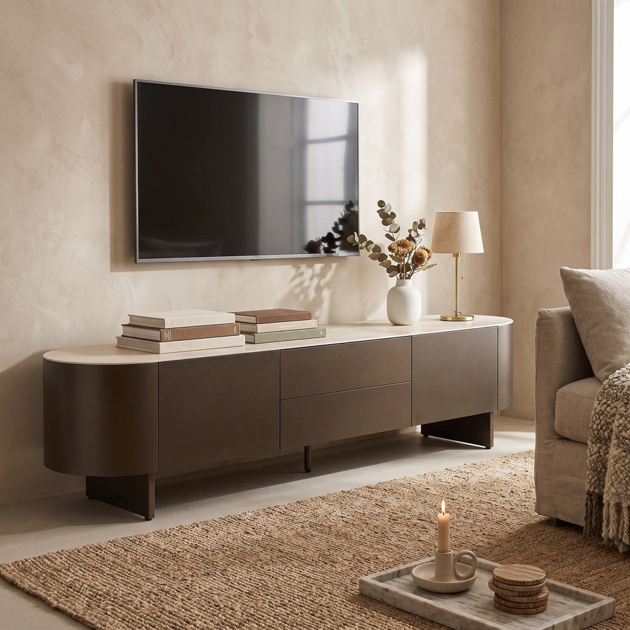 TV-Möbel Ardis Bronze von Bizzotto im Wohnraum