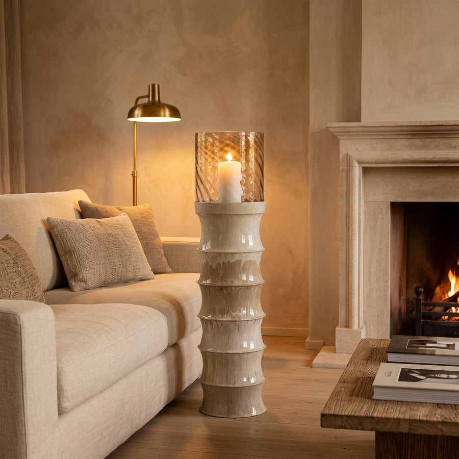 Bodenwindlicht Kaylyne Creme 105 cm im Wohnraum