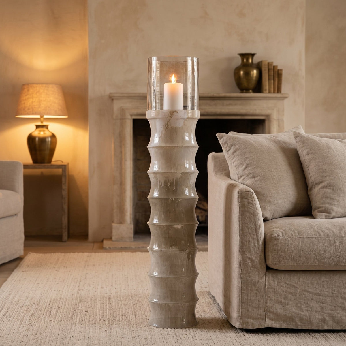 Bodenwindlicht Kaylyne Creme 130 cm im Wohnraum