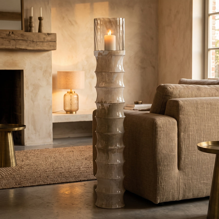 Bodenwindlicht Kaylyne Creme 156 cm im Wohnraum