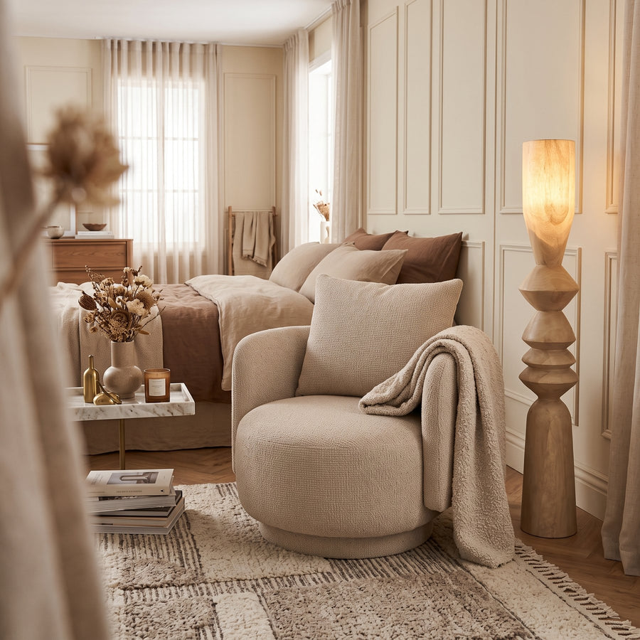 Sessel Elin Beige runder Polstersessel im Bouclé Opulence | Interiorbild | PTMD bei STUFF Shop kaufen