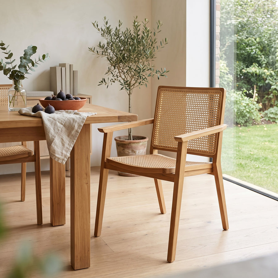 Armlehnenstuhl Heritage Cane natur von STUFF Loft, Teak und Wiener Geflecht, 57 x 61 x 83 cm im Essbereich