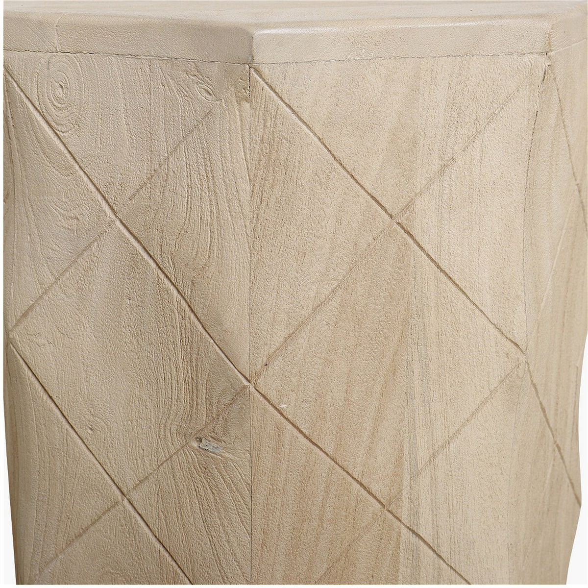 Hocker Driftwood mit Rautenmuster aus hellem Mangoholz, 35 x 45 cm | Detail Holzoberfläche | STUFF Loft