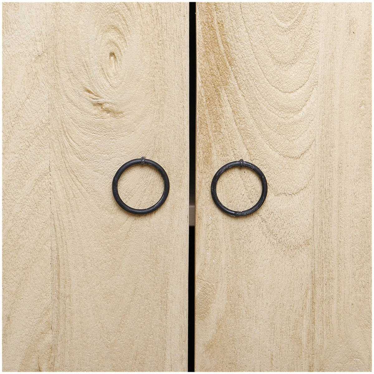 Sideboard Driftwood aus hellem Mangoholz mit 4 Türen und 2 Schubladen, 160 cm | Detail Holzoberfläche | STUFF Loft