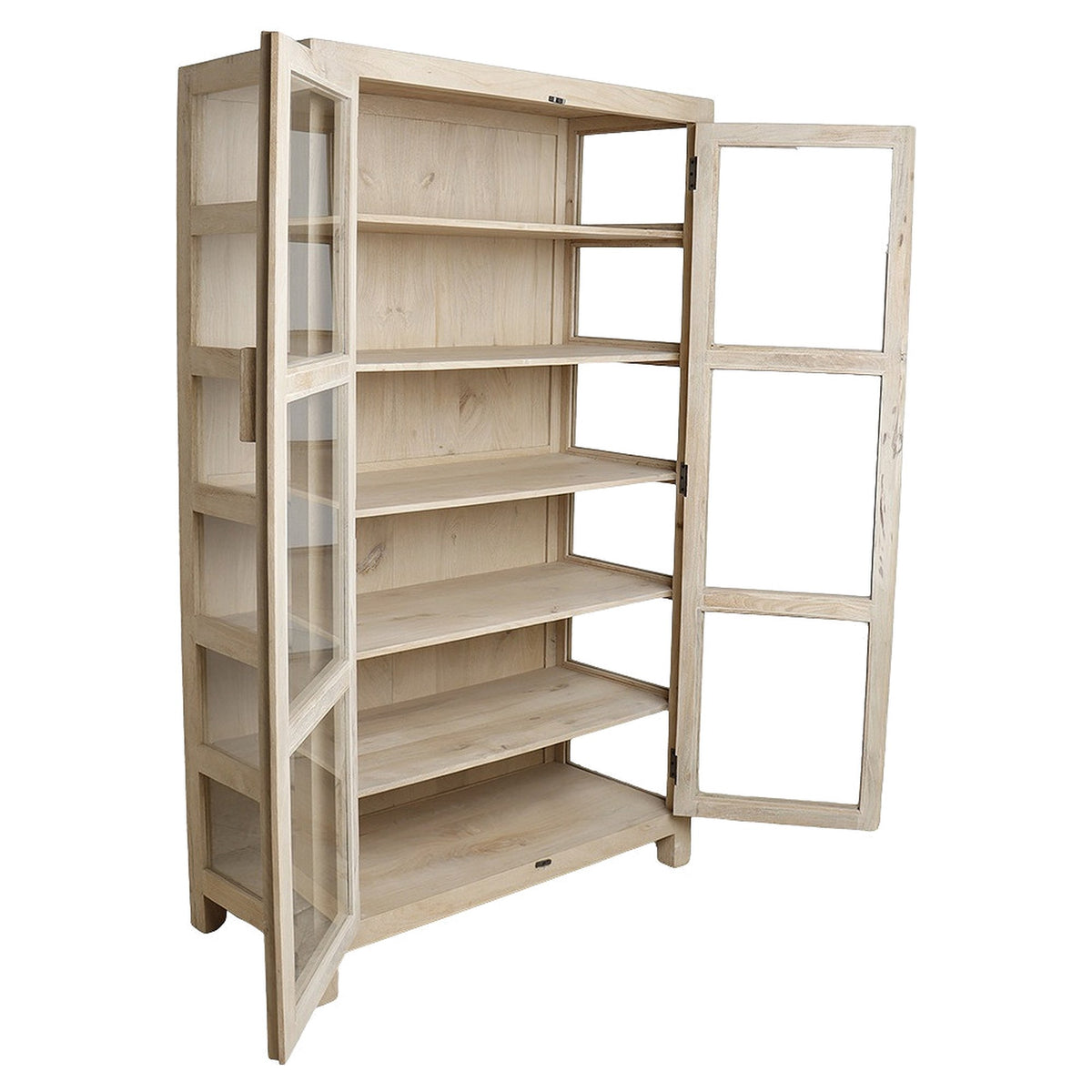 Vitrine Driftwood aus hellem Mangoholz mit 2 Glastüren, 114 x 190 cm | Freisteller | STUFF Loft